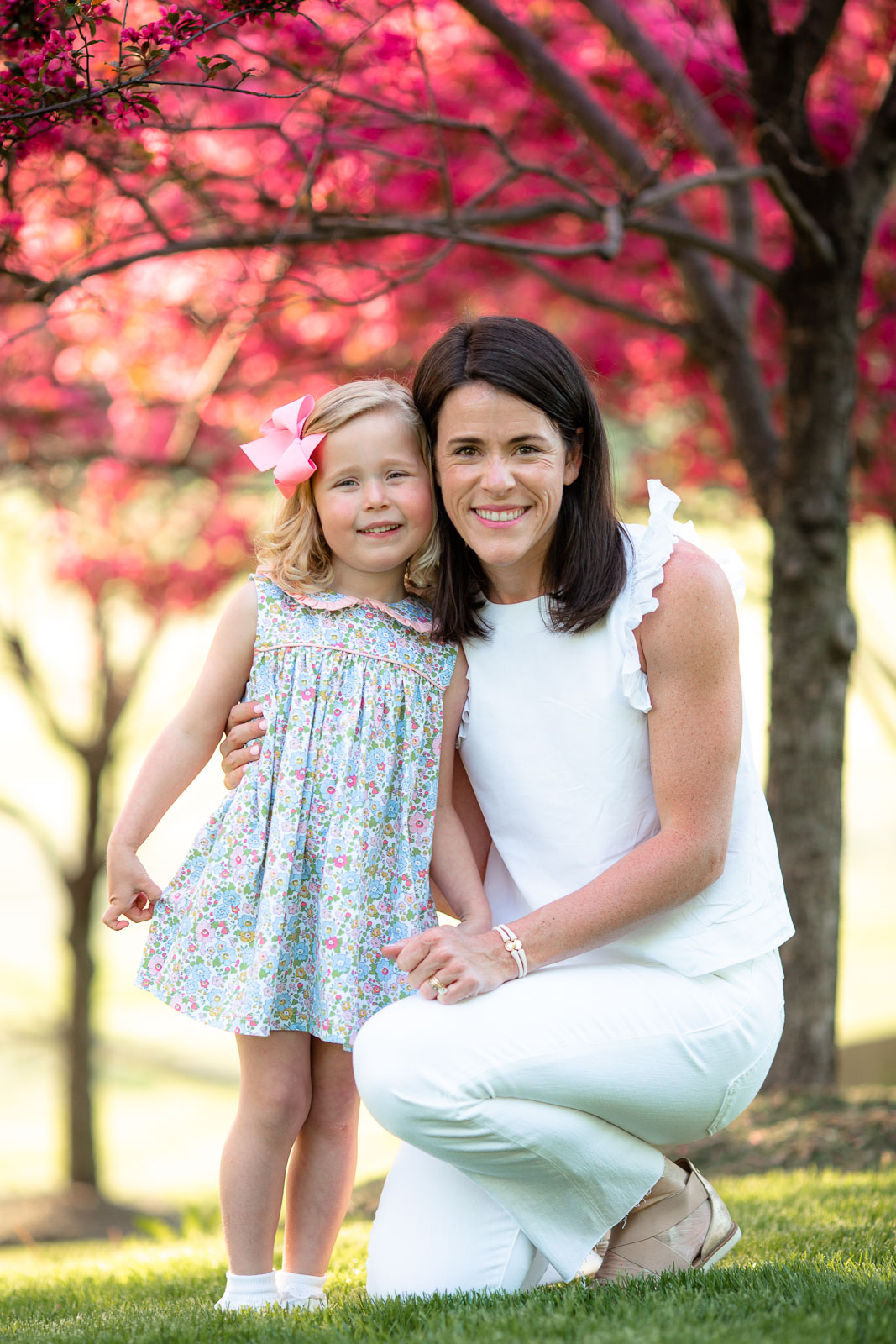 Stephanie Anne Photography Chicago Family Photos in Grant Park's Spring Flowering Trees